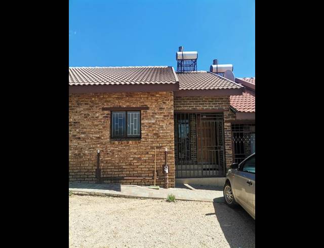 2 BEDROOM APARTMENT FOR SALE IN OLIEVENHOUTBOSCH
